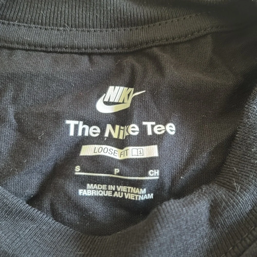 Nike Ultra Drip Men’s Black Graphic T-Shirt Size S Athletic Casual Tee